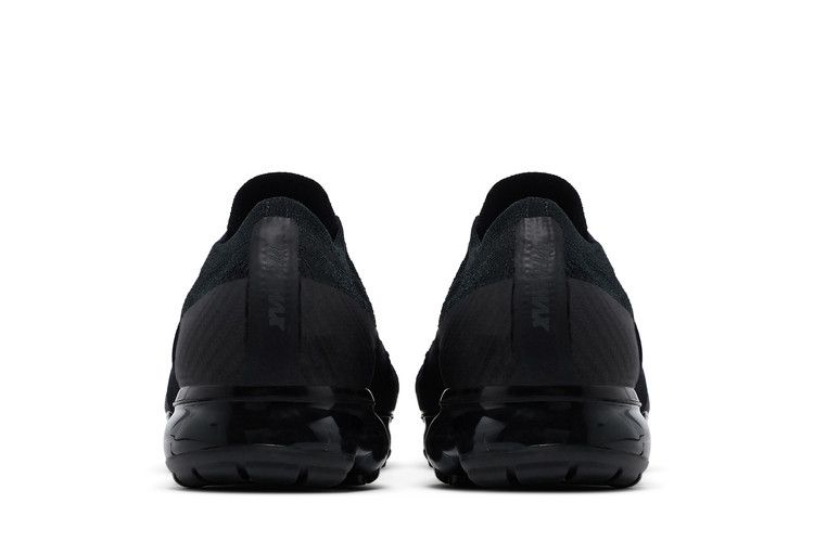 triple black vapormax flyknit 2