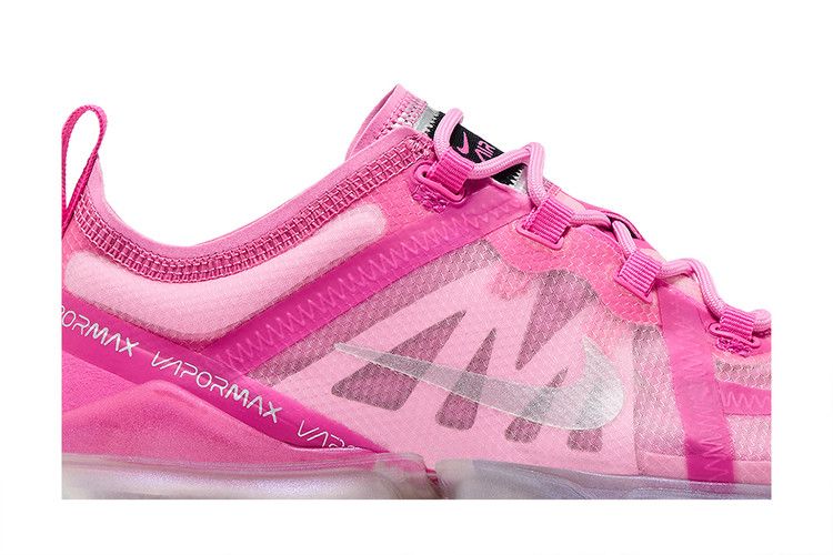 pink and white nike air vapormax