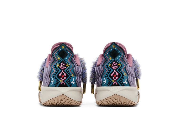 Buy Kai 2 'Artist on Court' - 112521110S 1 | GOAT