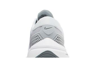 Buy Nike Wmns Air Zoom Vomero 15  display picture 2