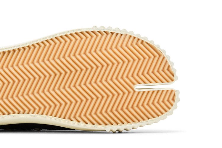 Buy Maison Margiela Wmns Tabi High 'Black White' - S38WS0186