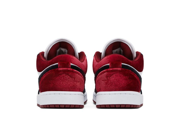 Wmns Air Jordan 1 Low SE 'velvet Black Toe'