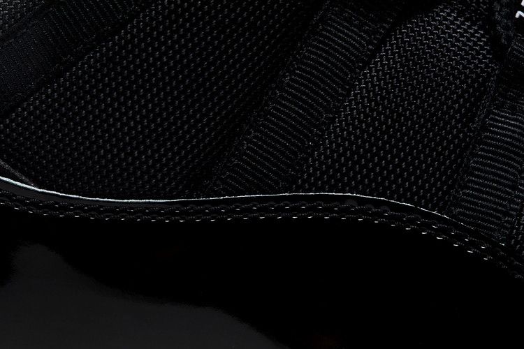 Air Jordan 11 RETRO Low Bred 2025