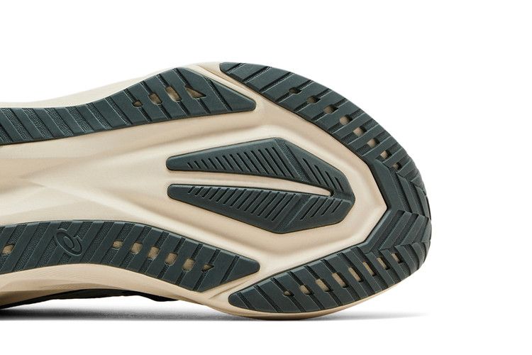 Asics Novablast 5 Track Club