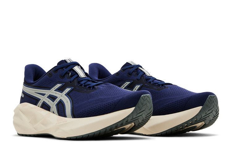 Asics Novablast 5 Track Club