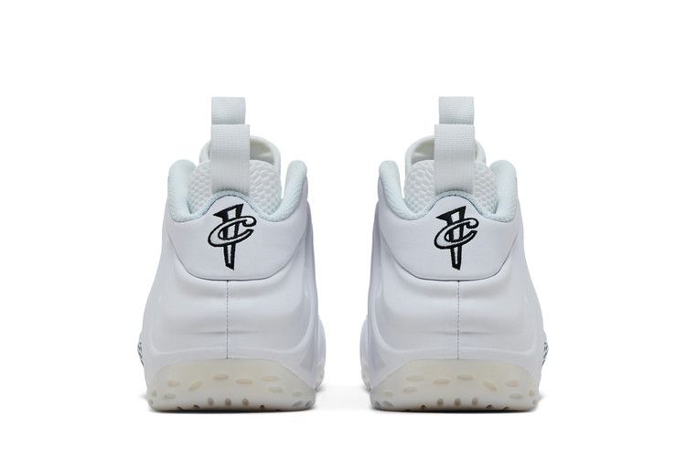 Nike Air Foamposite One Triple White — foto 7