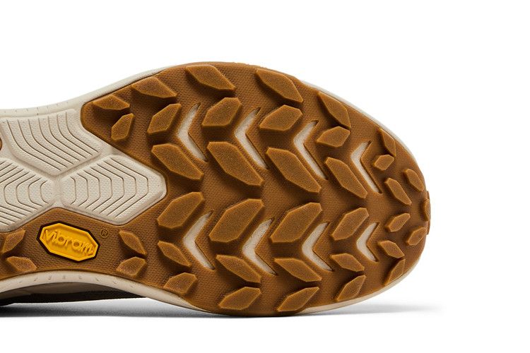 Hoka Transport 'dune Eggnog'