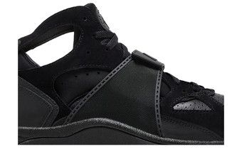 nike air trainer huarache triple black