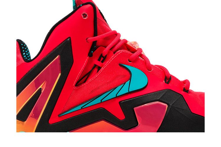 kyrie irving shoes black and green