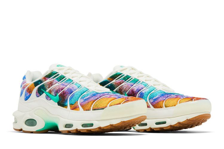 nike air max plus alternate galaxy