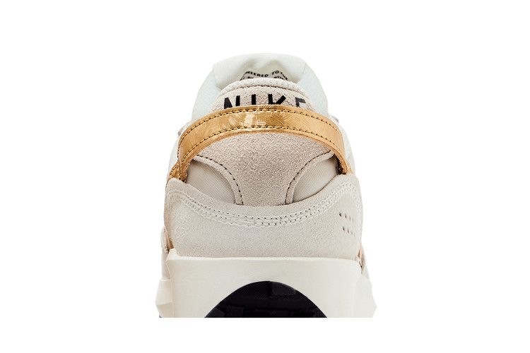 Wmns Waffle Debut 'light Orewood Brown Metallic Gold'