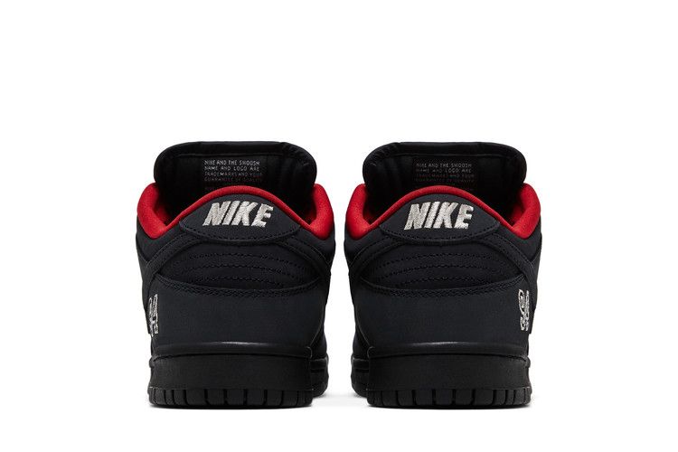 Achetez des Supreme x Nike Dunk Low SB 'Black' - HQ8487 001 | GOAT FR