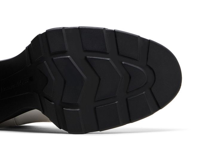 Alexander Mcqueen Wmns Tread Slick Heeled Chelsea Boot 'ivory Black'