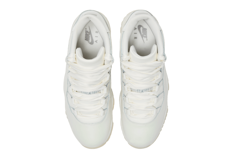 Wmns Air Jordan 11 RETRO 'pearl / Grand Finale'