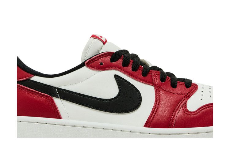 Jordan 1 Retro Low OG Chicago (2025) — foto 3