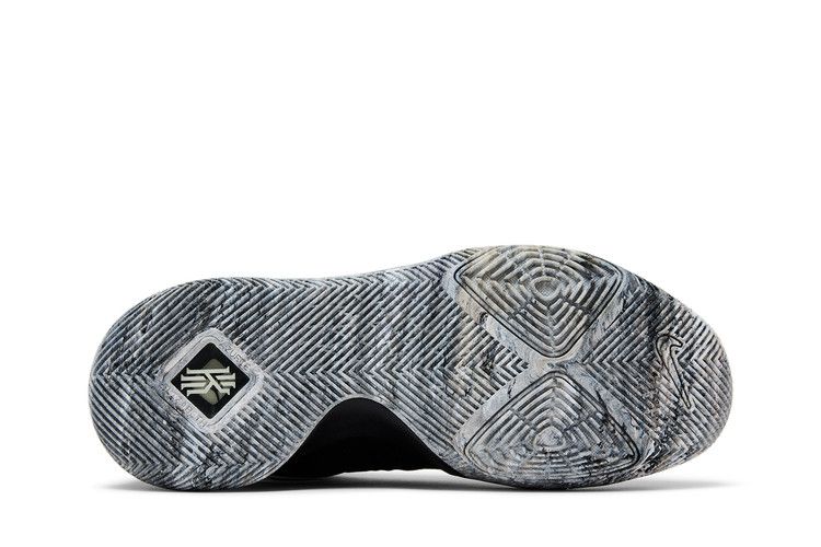 Buy Nike Kyrie 3 'BHM' - 852415 001 | GOAT