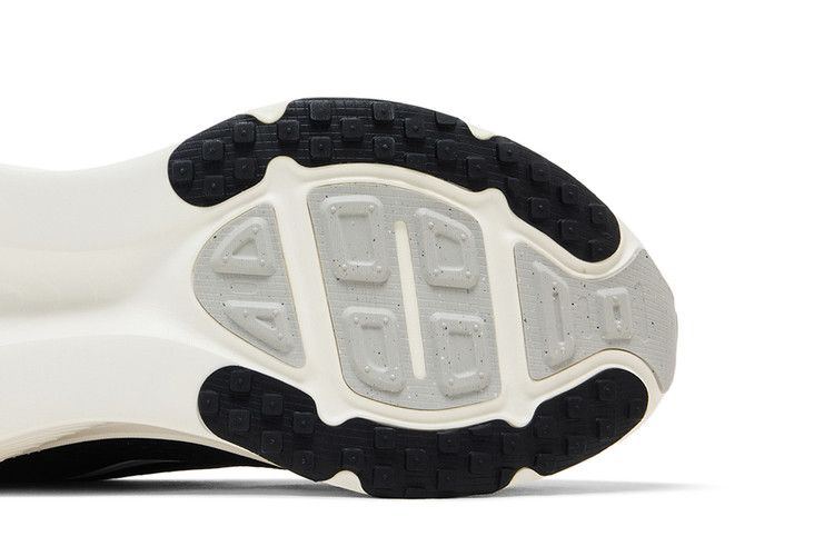 Nike Vomero 18 Black Coconut Milk (Wide) — foto 6