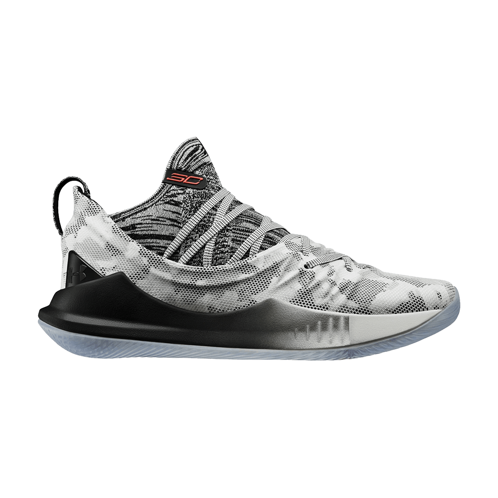 Curry 5 'International Smoke'