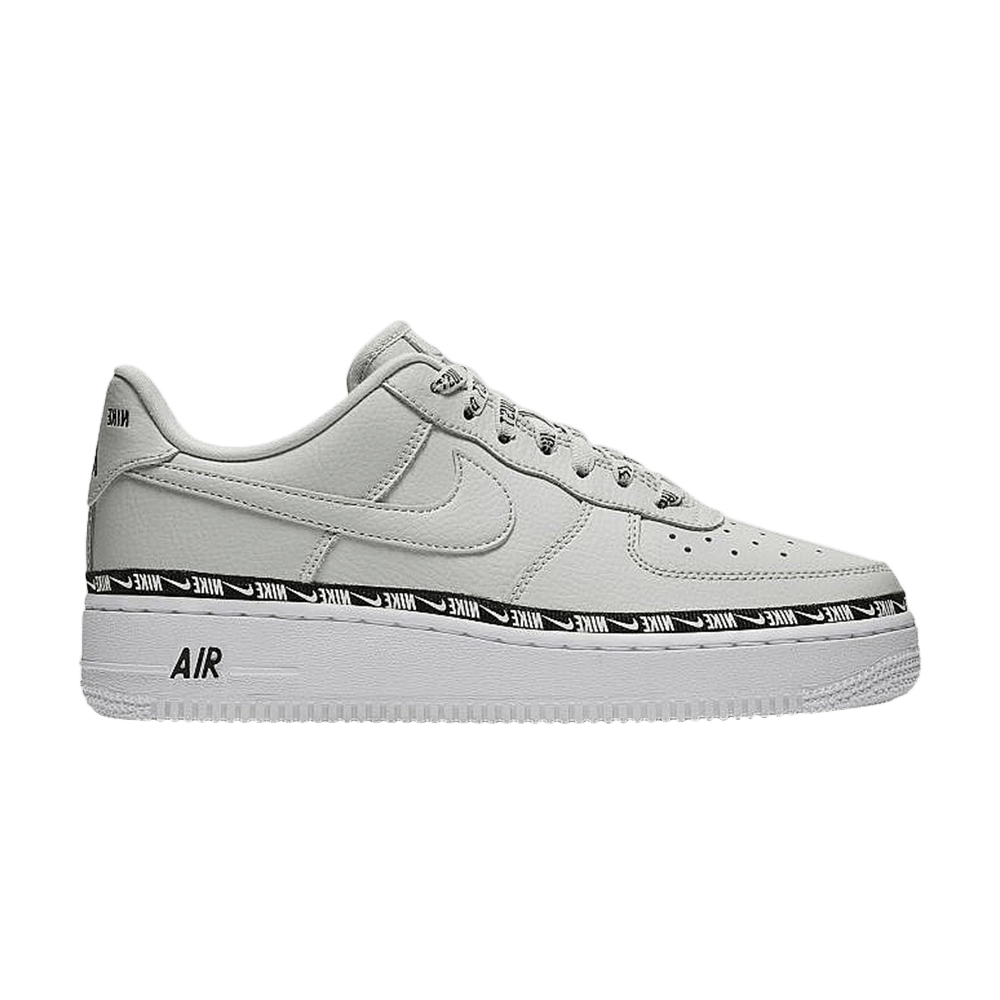 Wmns Air Force 1 07 SE Premium 'Light Silver'