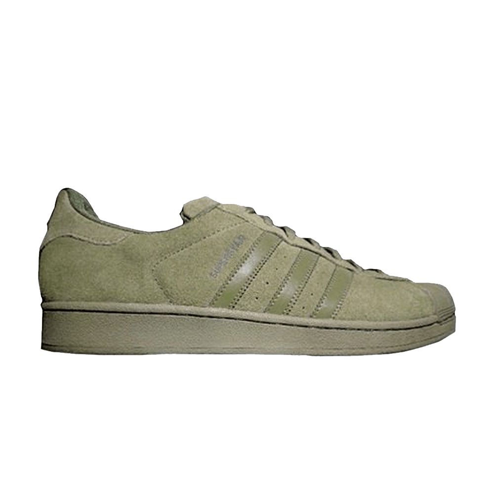 Superstar 'Trace Olive'