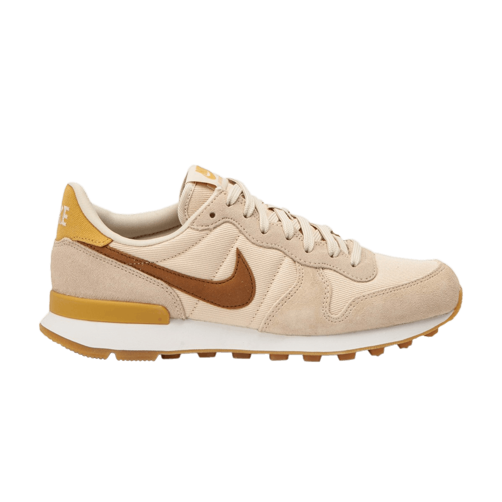 Wmns Internationalist 'Beige Wheat'