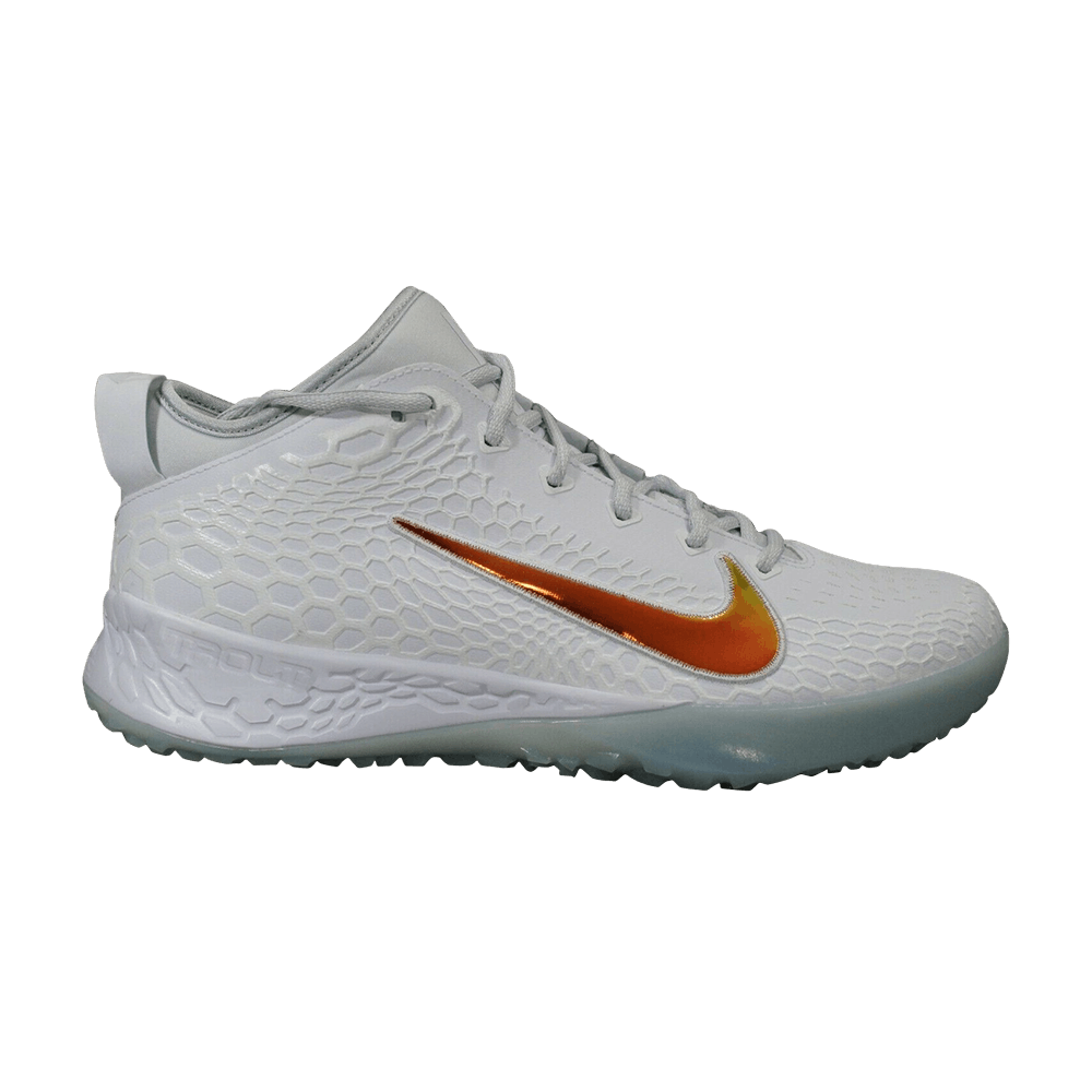 Force Zoom Trout 5 Turf 'White Iridescent'