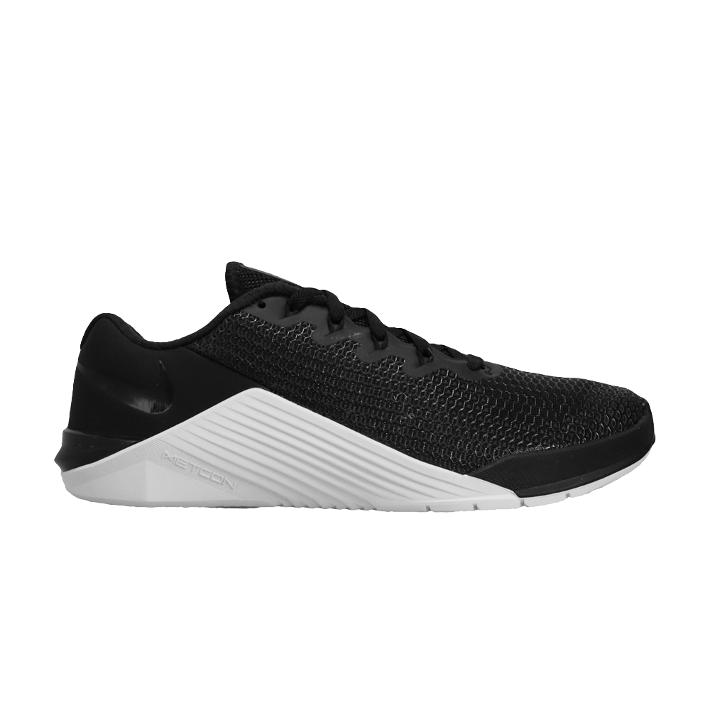 Wmns Metcon 5 'Black White'