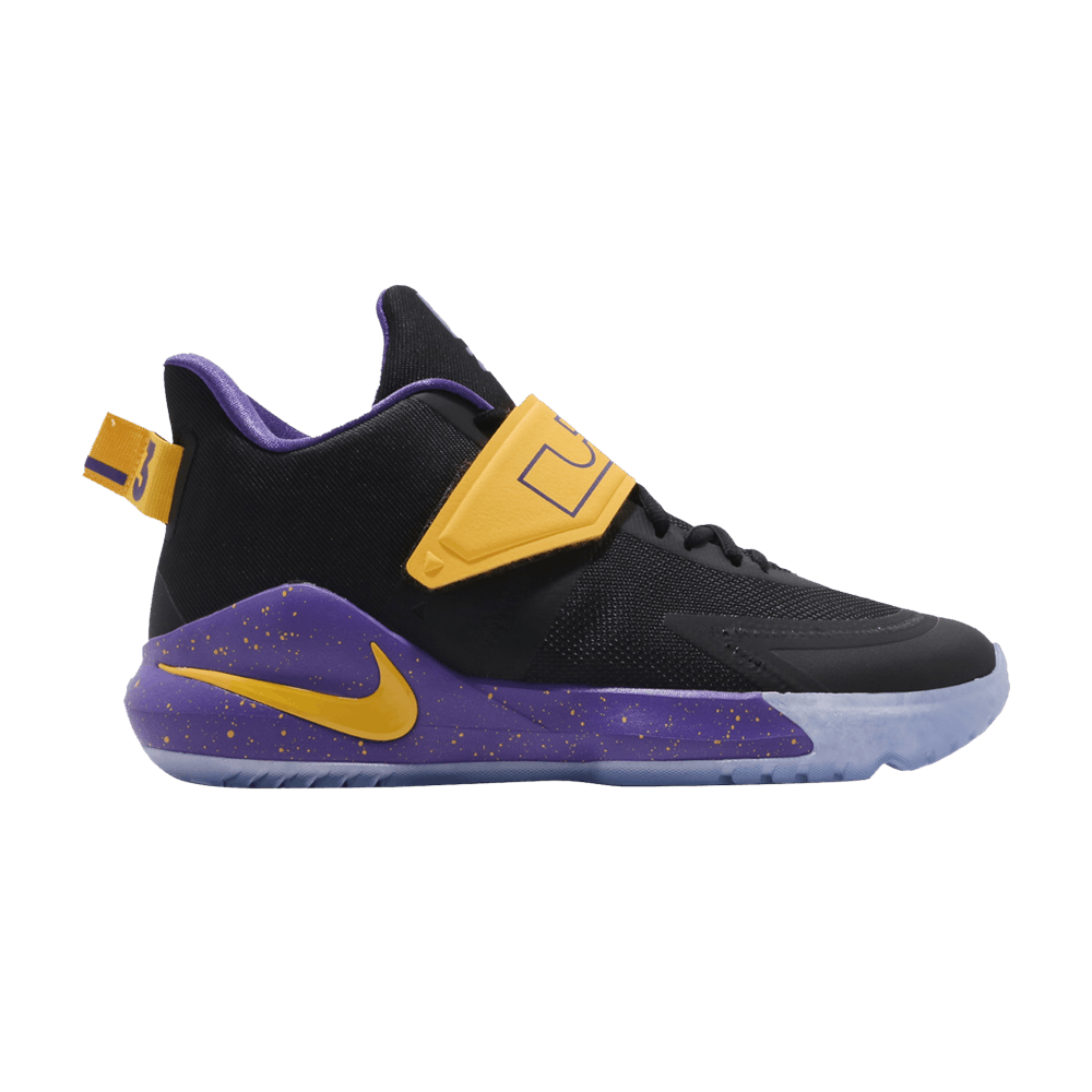 Ambassador 12 'Lakers'