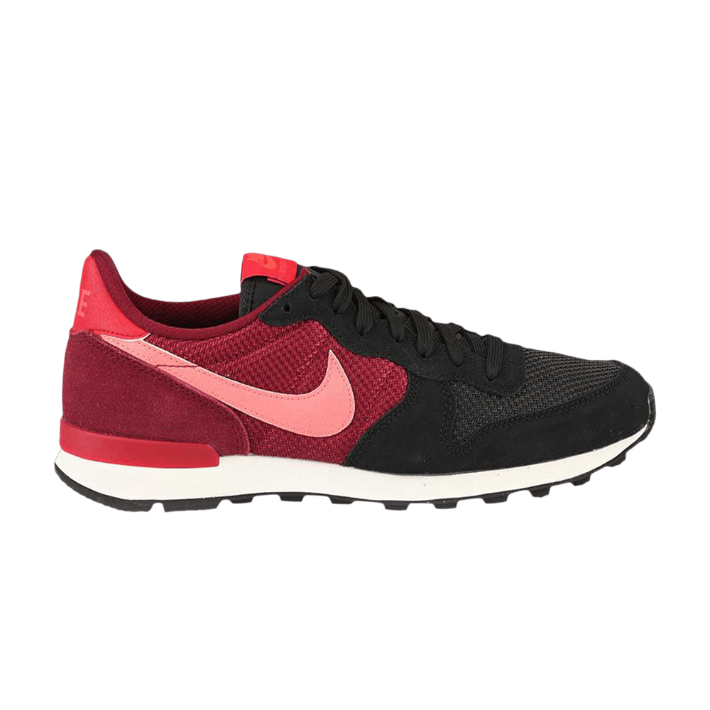 Internationalist 'Black Crimson'