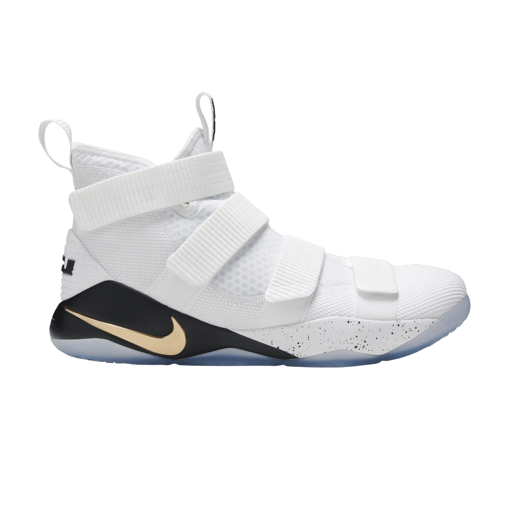 LeBron Soldier 11 'Court General'