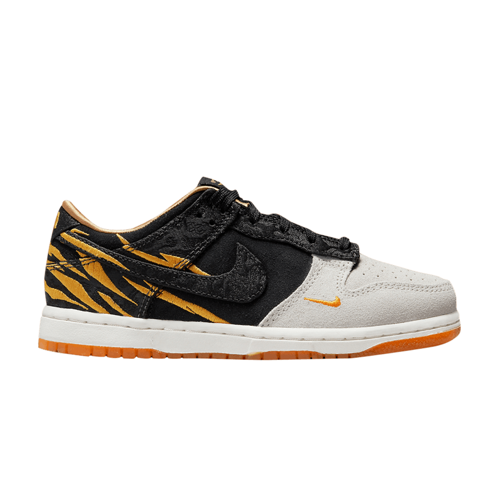 Nike Dunk Low PS 'God Of Wealth' - DQ5352-001