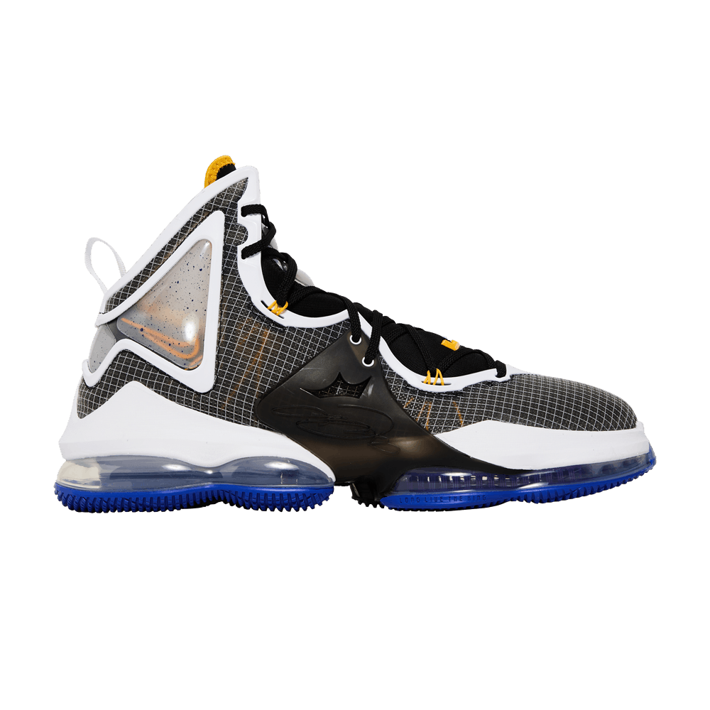 Nike LeBron 19 'Graduate'