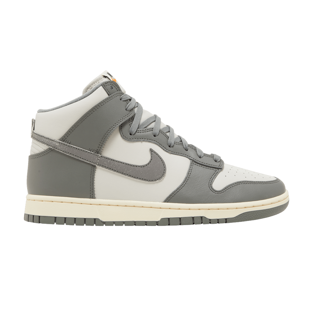 Dunk High SE 'Light Bone'
