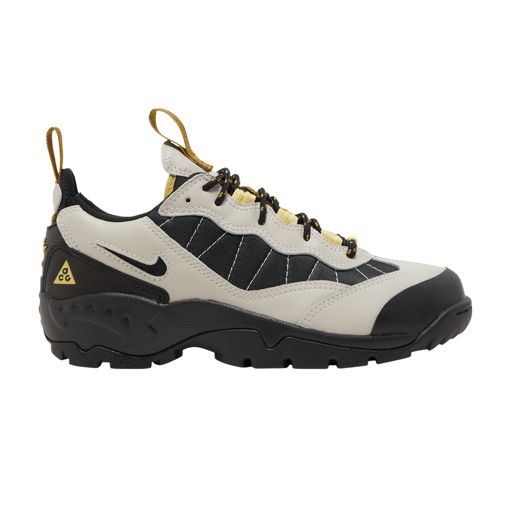 スニーカー Nike ACG Air Mada DM3004-200 s-l400.jpg
