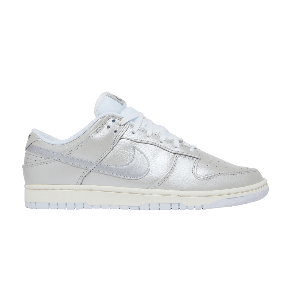 Dunk Low SE 'Metallic Silver'