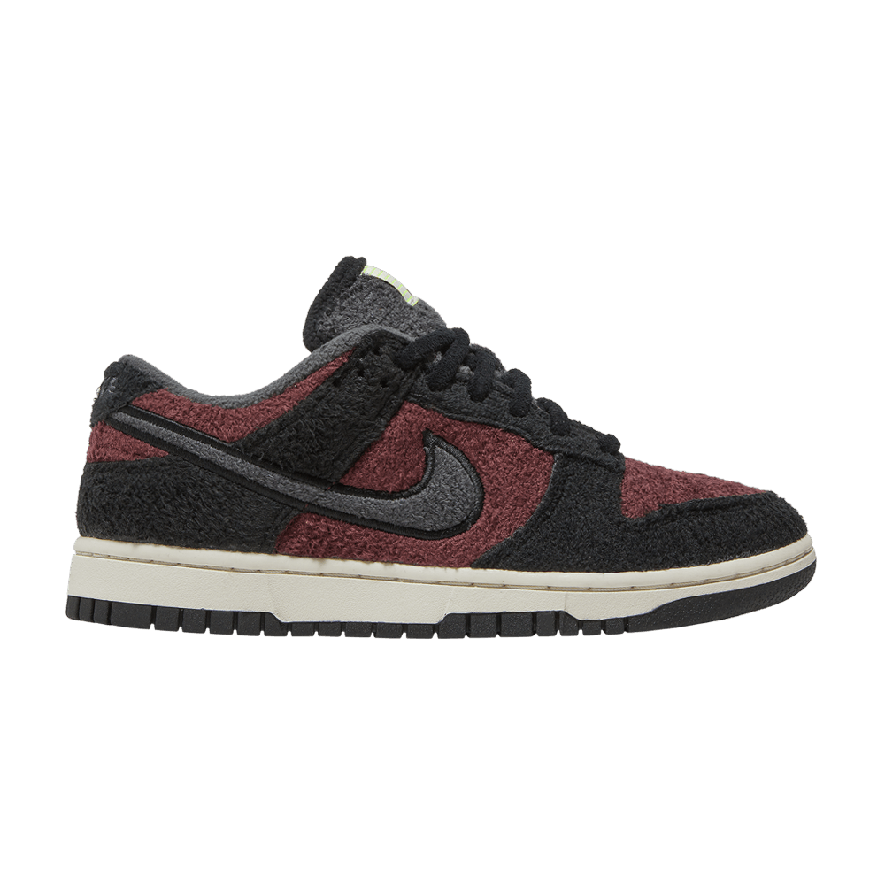 Nike Wmns Dunk Low SE 'Fleece - Burgundy Crush'