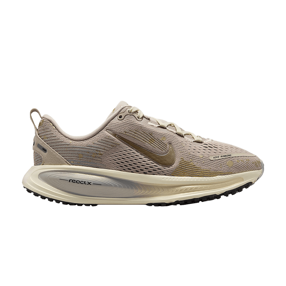 Nike Vomero 18 GS 'Cream Coconut Milk'