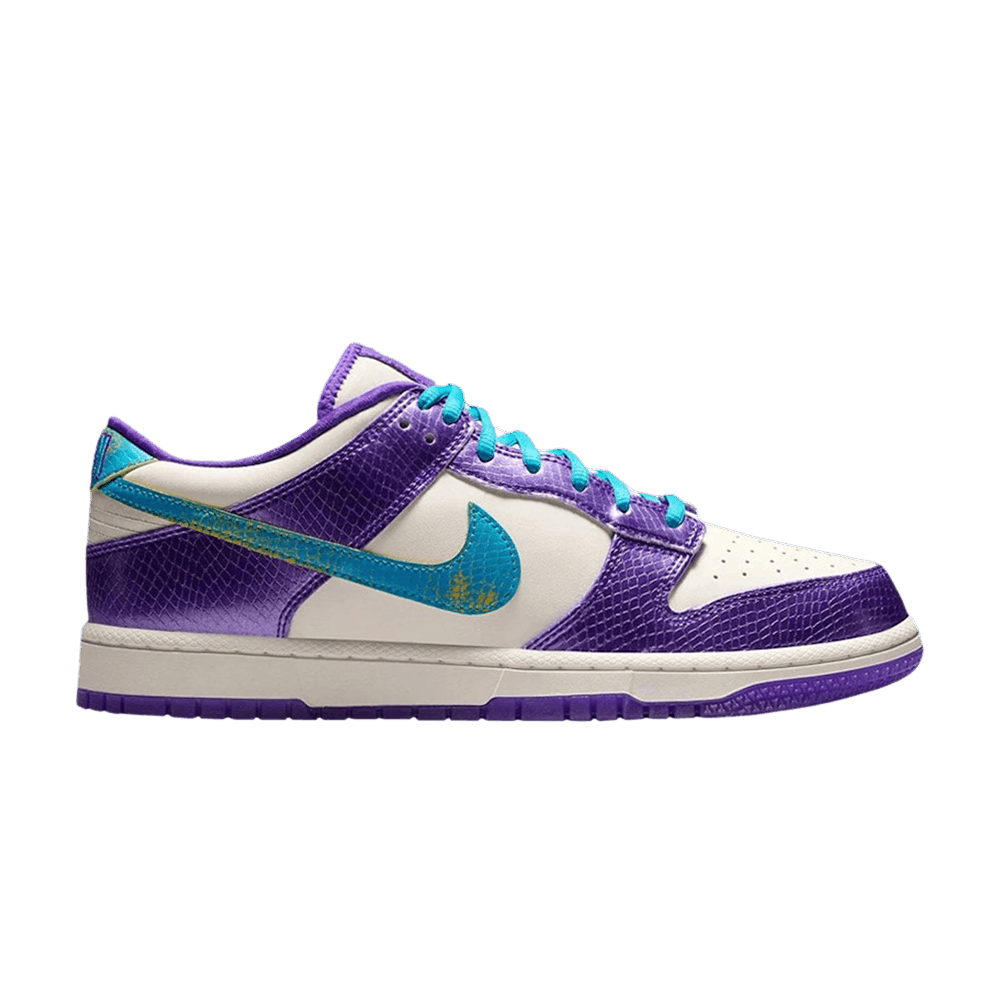 Buy Nike Wmns Dunk Low 'Gorge Green Mini Swoosh' - IB4417 100 | GOAT