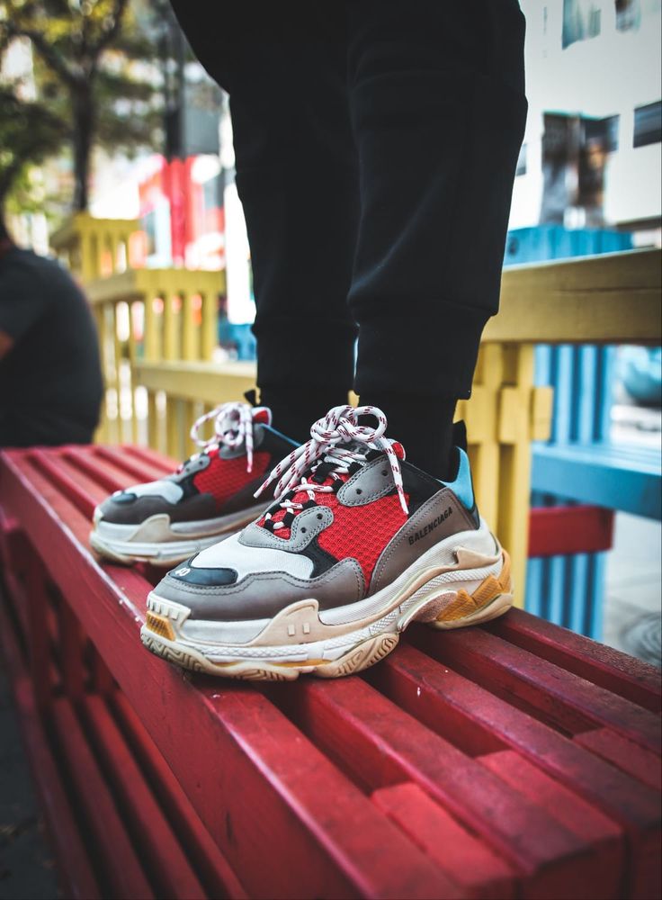 balenciaga triple s tongue