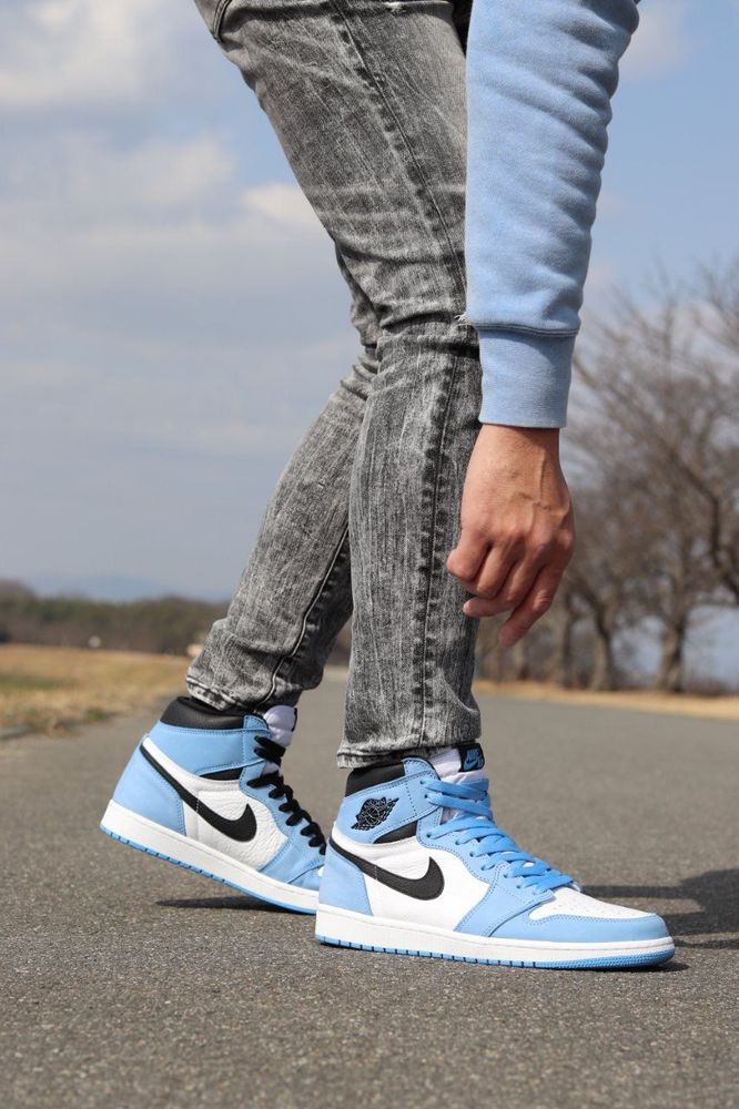 what shoes is lebron wearing in tonight's game