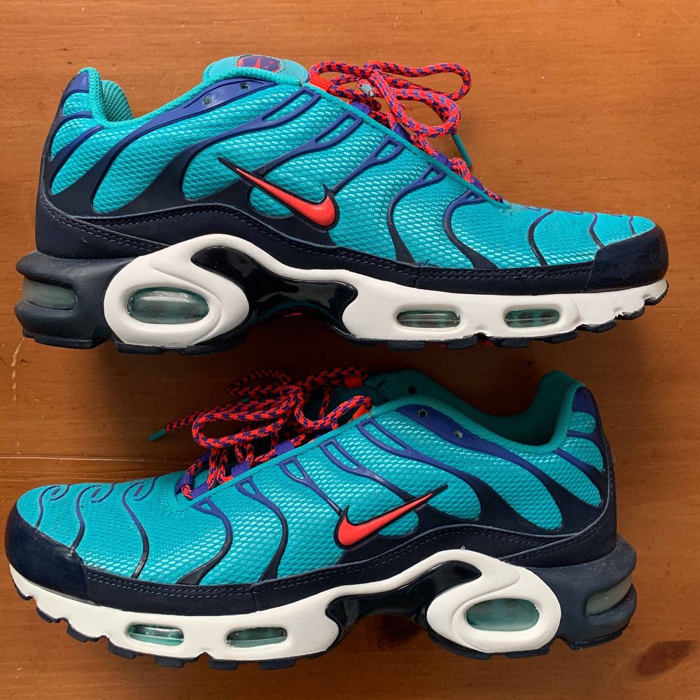 nike air max plus discover your air