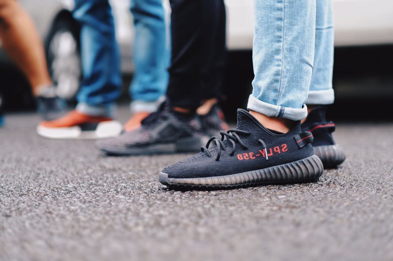 yeezy v2 bred