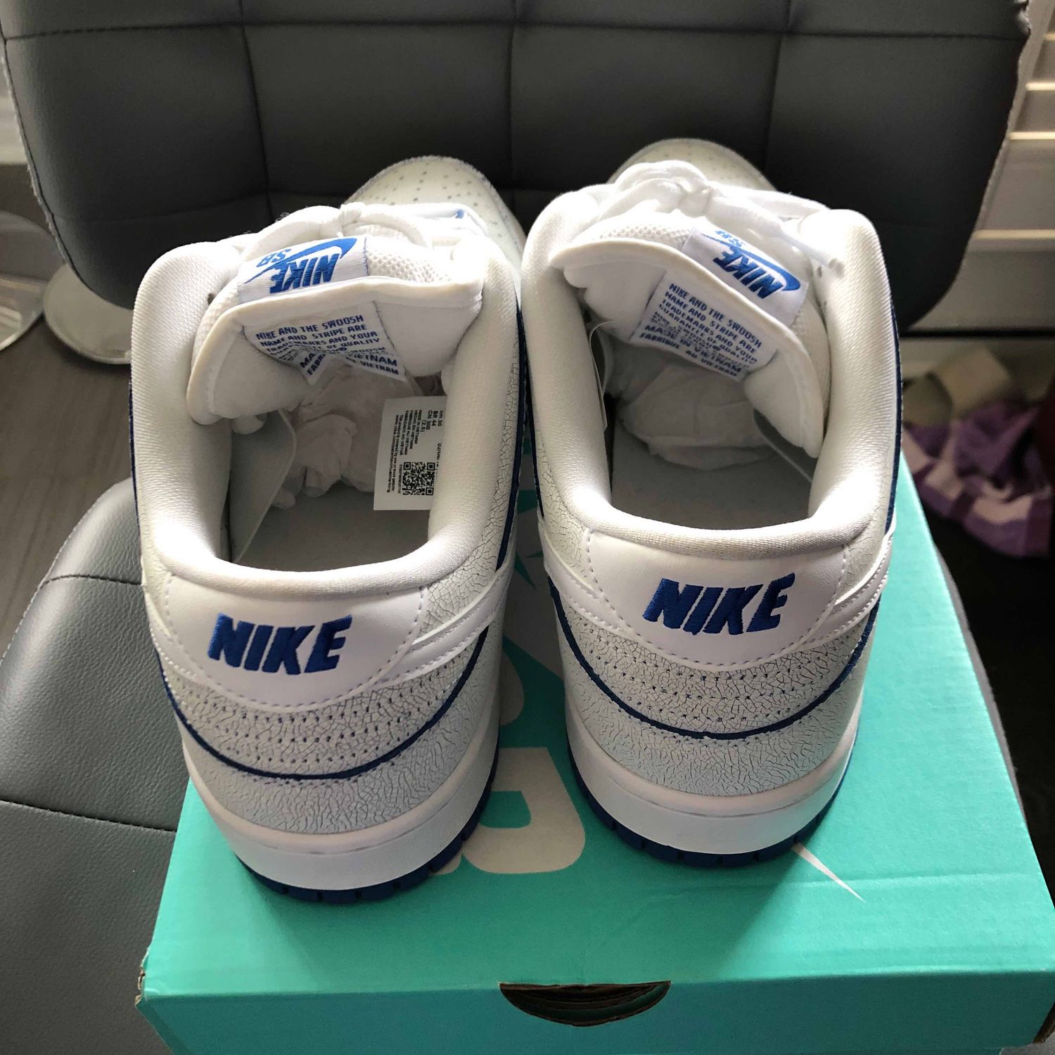 nike dunk cracked leather