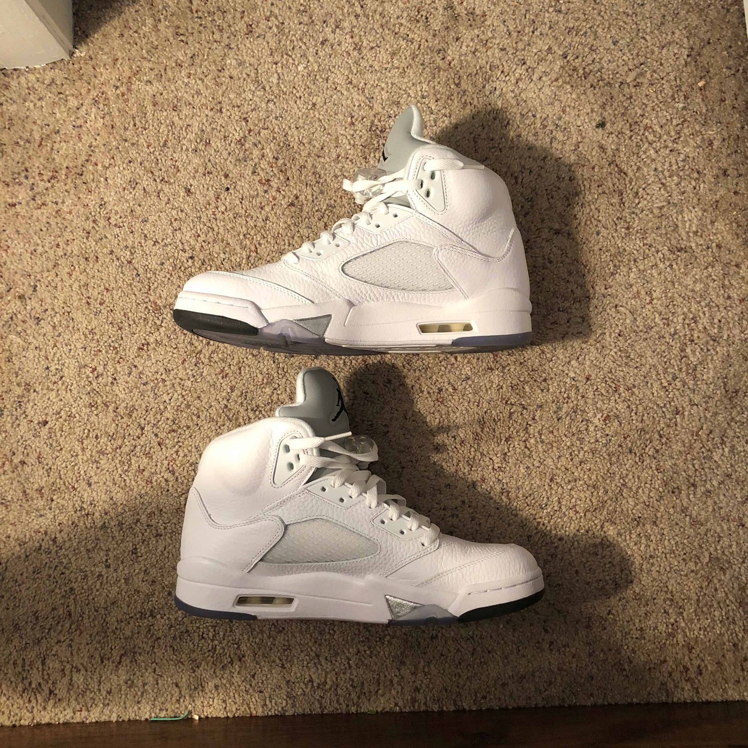 jordan 5 metallic white outfit