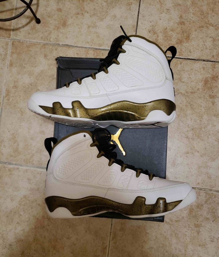 jordan 9 retro statue