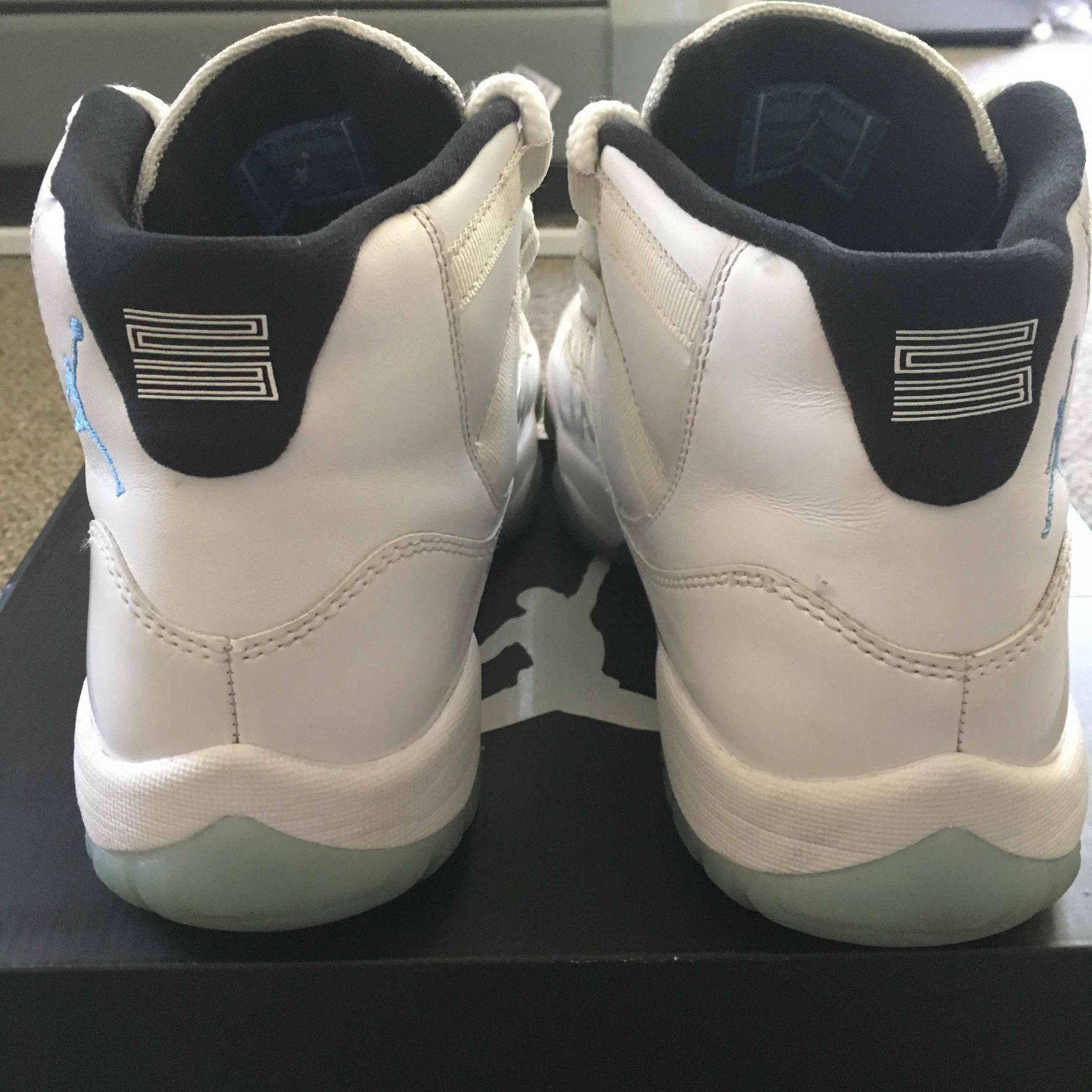 legend blue 11 low goat