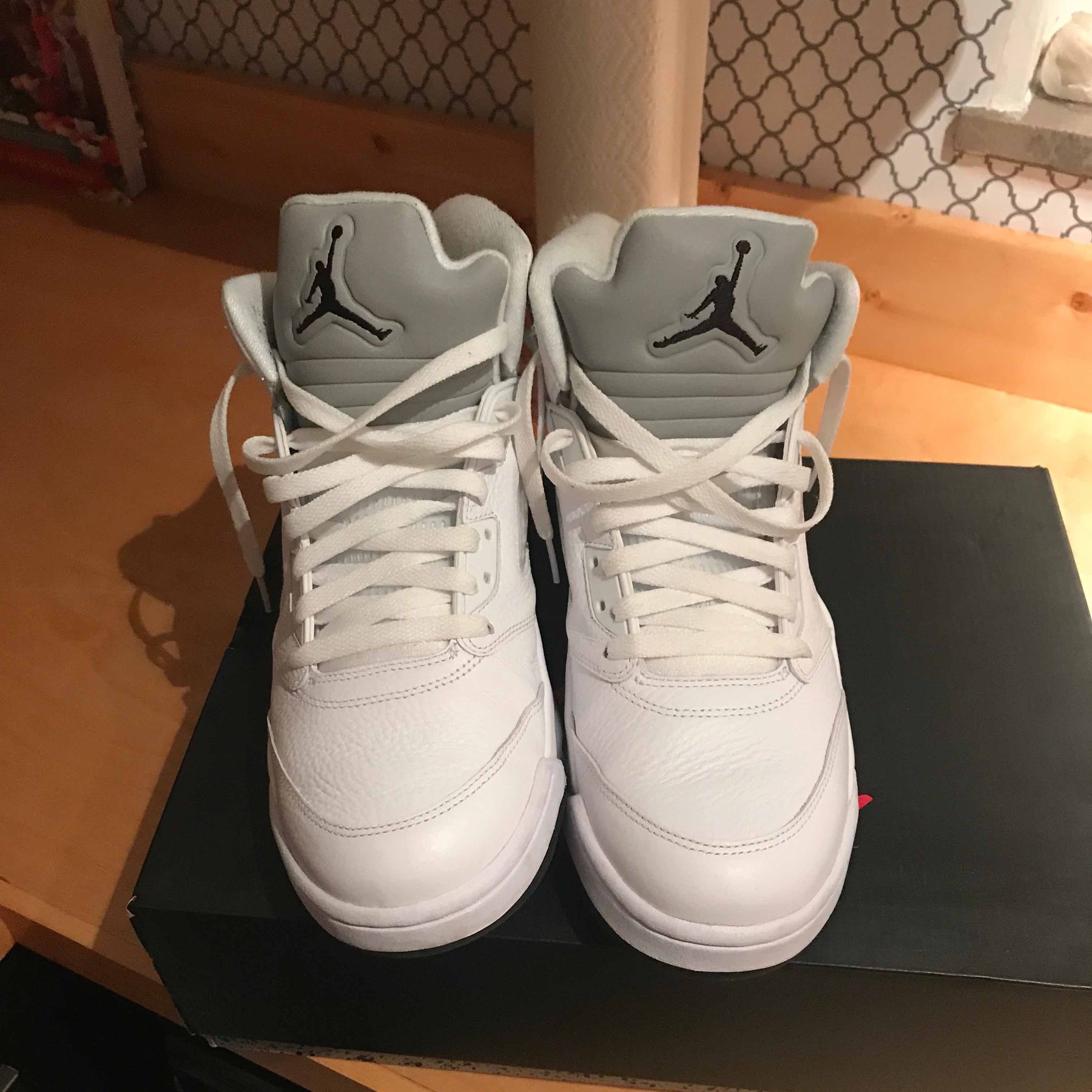 white jordan 1 5.5