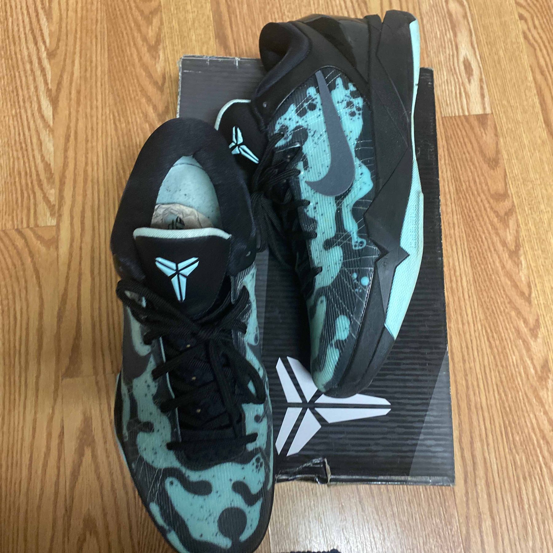 kobe poison dart