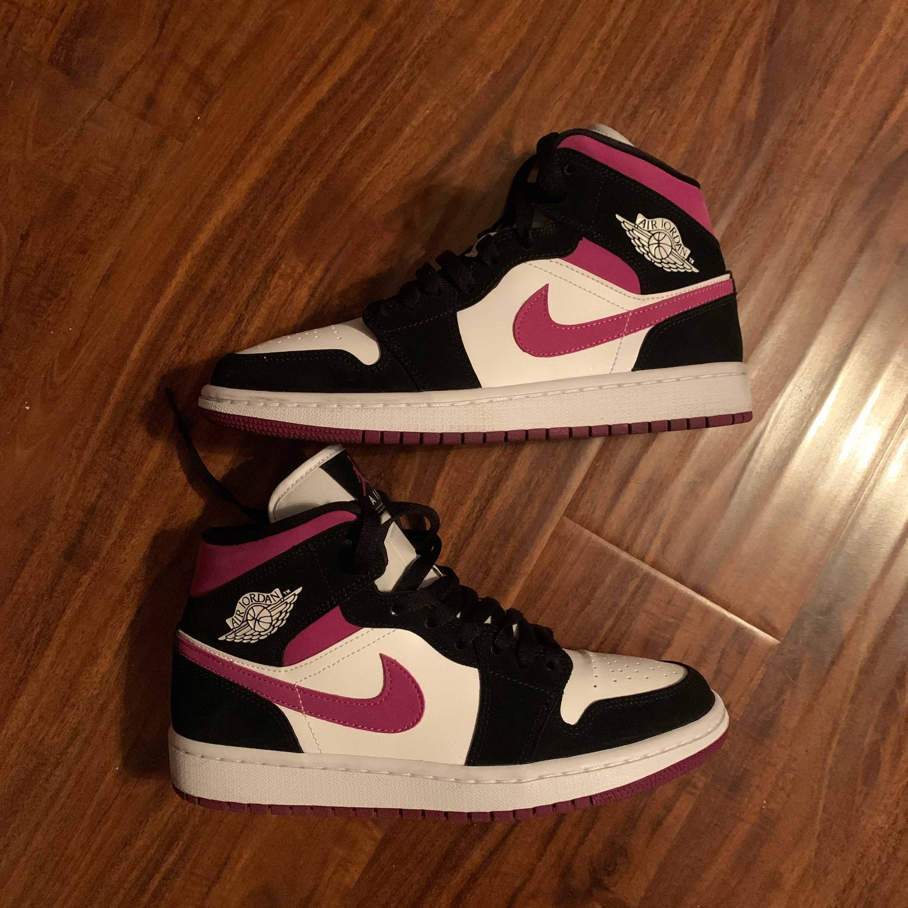 aj1 mid cactus flower