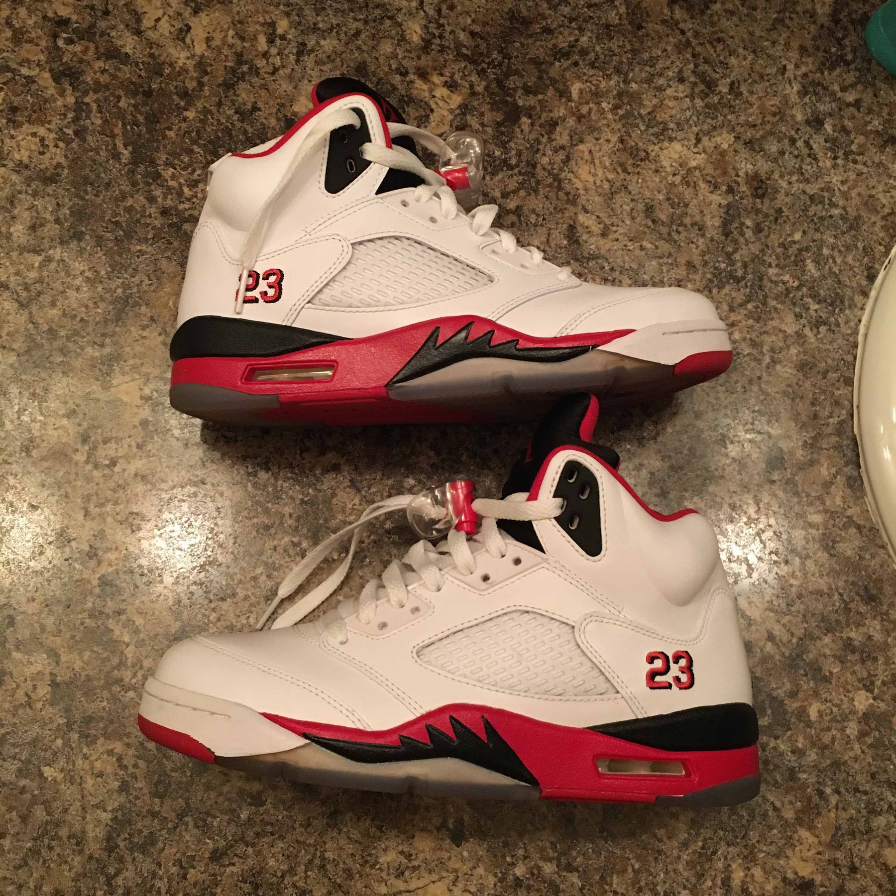 retro jordan 5 fire red